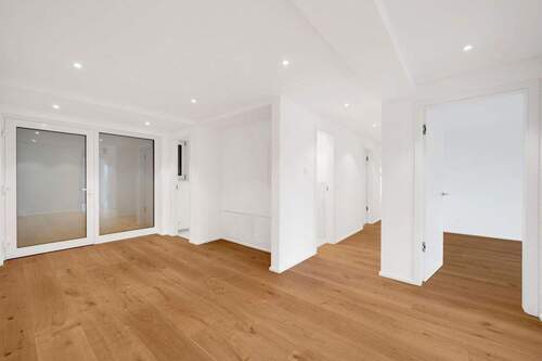 andere Perspektive der Diele - Etagenwohnung mit 192,00 m&sup2; in Waldkirch zum Kaufen