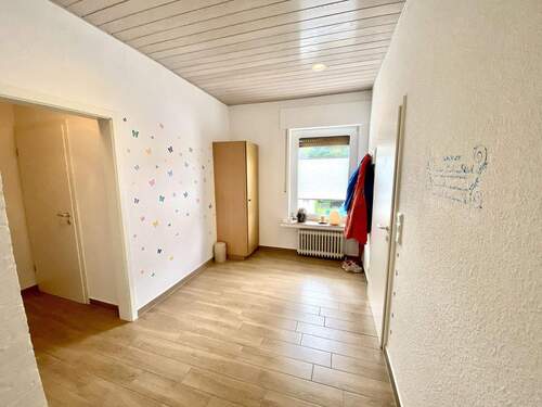 Flur EG - Mehrfamilienhaus, Wohnhaus mit 220,00 m&sup2; in Preußisch Oldendorf zum Kaufen