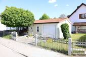 Ansicht Bungalow mit Garage - 5 Zimmer Einfamilienhaus zum Kaufen in Ingolstadt
