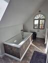 Bad mit Wanne - 