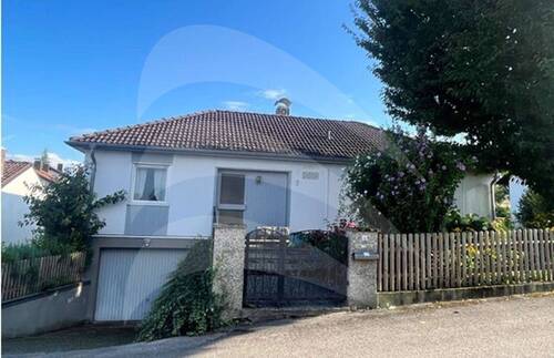 Nordansicht - Bungalow mit großem Garten in Tiefenbach bei Landshut!