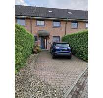 PREISREDUZIERUNG!! Großzügiges Reihenhaus in familienfreundlicher Sackgassenlage zu verkaufen - Barmstedt PREISREDUZIERUNG!! Großzügiges Reihenhaus in familienfreundlicher Sackgassenlage zu verkaufen - Barmstedt