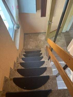 Treppenhaus - 4 Zimmer Einfamilienhaus in Gerach