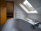 Dachgeschoss - Bad - 