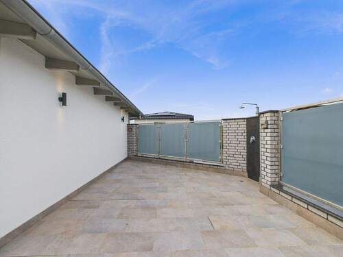 Dachterrasse mit Außendusche - 