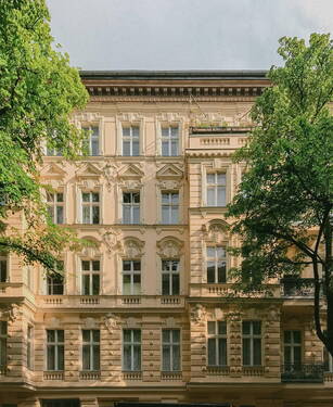Hausfassade - Charmante 2-Zimmer-Altbauwohnung im besten Schöneberger Kiez!