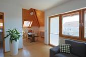 Wohnzimmer - 4 Zimmer Etagenwohnung zur Miete in Böblingen