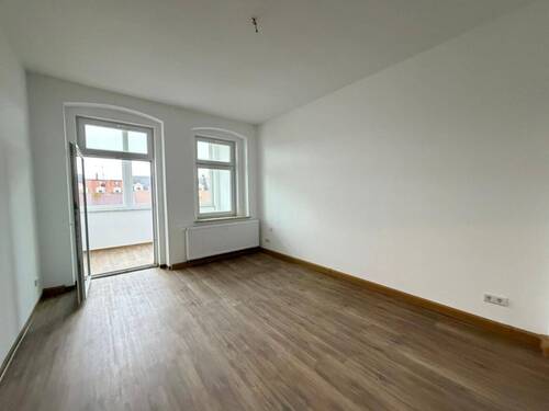 Helles Wohnzimmer - 4 Zimmer Etagenwohnung zur Miete in Görlitz