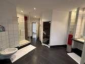 Badezimmer mit Sauna - 