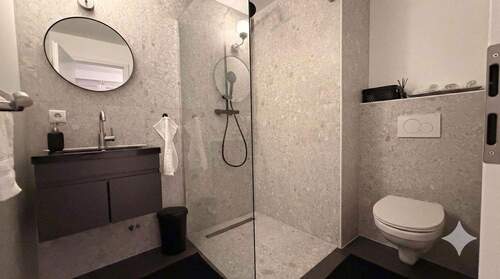 UG Business Apartment - 