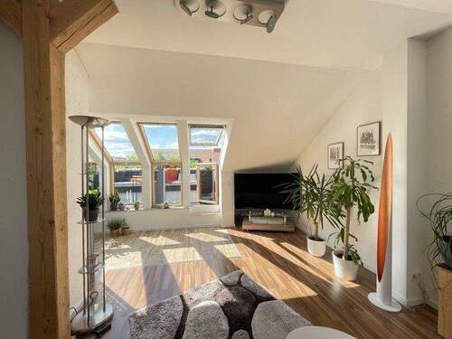 Zugang Dachbalkon - 3 Zimmer Etagenwohnung zum Kaufen in Nürnberg