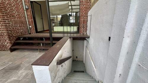 Garten - Terrasse und Kellertreppe Außen - 