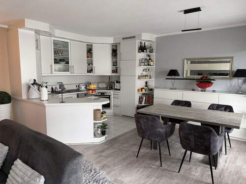 offene Küche mit Esszimmer - 3 Zimmer Etagenwohnung zur Miete in Langen