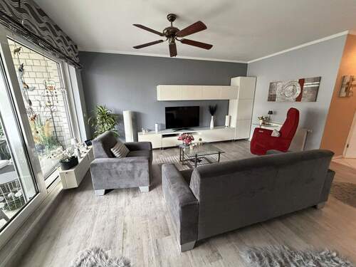 Wohnzimmer - Etagenwohnung mit 88,00 m&sup2; in Langen zur Miete