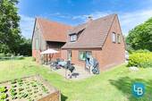 Blick aufs Haus - 8 Zimmer Mehrfamilienhaus, Wohnhaus zum Kaufen in Grebin