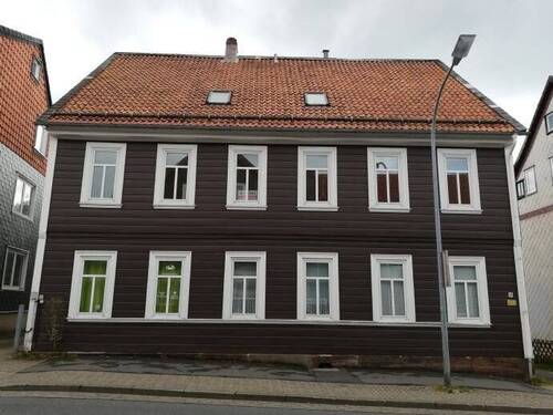 Hausansicht - **Attraktive Erdgeschosswohnung in Clausthal-Zellerfeld – als Praxis oder Wohnraum nutzbar**