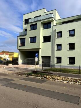 Frontbild 2.jpeg - 3 Zimmer Etagenwohnung zum Kaufen in Halle (Saale)