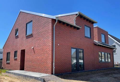 Perspektive Straßenseite - Neubau Doppelhaushälfte in Sibbesse