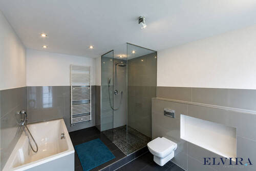 Badezimmer 1. OG - 