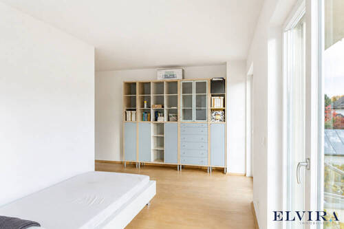 1. OG Schlafzimmer 2 - 