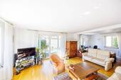 Wohnzimmer - 8 Zimmer Mehrfamilienhaus, Wohnhaus zum Kaufen in Gerlingen