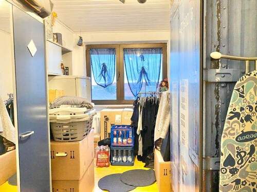 Kinder o. Arbeitszimmer - 