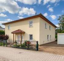 7-Zimmer-Haus mit Terrasse, Garage & Garten in naturnaher Villenlage - Potsdam Groß Glienicke