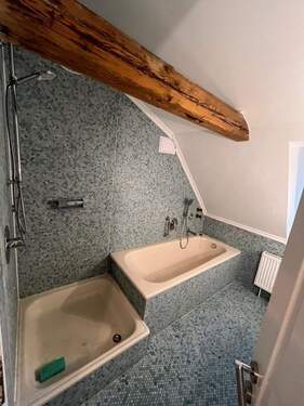 Bad Badewanne und Dusche - 