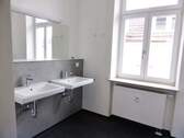 Tageslichtbad mit doppeltem Waschbecken ... - 