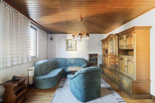 Wohnbereich 1.OG möbliert - 7 Zimmer Einfamilienhaus zum Kaufen in Mörfelden-Walldorf