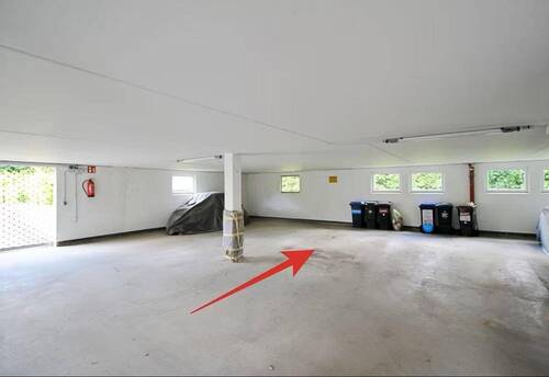 Tiefgaragenstellplatz - 