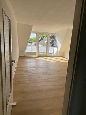 Wohnzimmer - 3 Zimmer Etagenwohnung zur Miete in Bremen