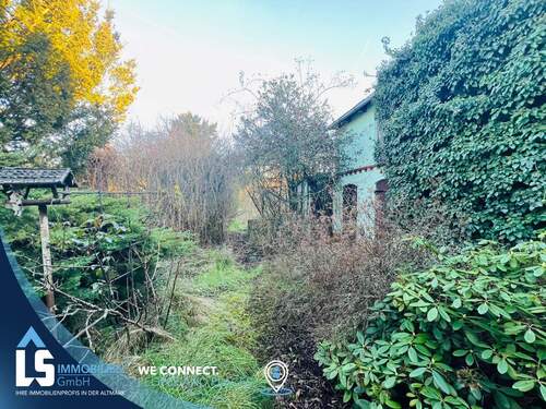 Garten mit Nebengelass - 