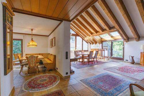 Wohnbereich
- 6 Zimmer Doppelhaushälfte zum Kaufen in Stuttgart