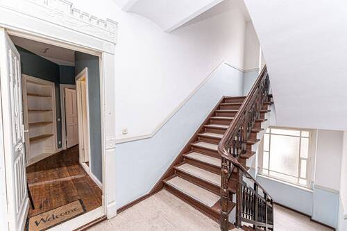 Wohnungseingang, Treppenhaus - 