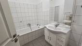 2. Obergeschoss Bad mit Wanne - 