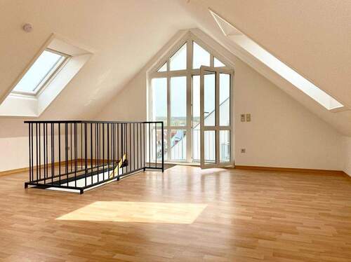 Galerie Schlafbereich - Helle 2-Raum-Maisonettewohnung mit Balkonen und herrlichem Fernblick in Frankenberg!