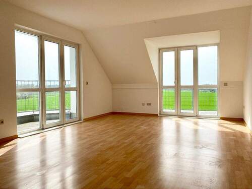 Wohnzimmer - 2 Zimmer Etagenwohnung in Frankenberg