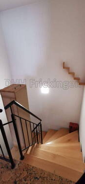Treppenhaus mit Wäscheabwurf - 