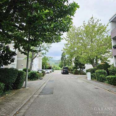 Strasse v.d.Haus - 