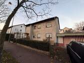 Strasseansicht mit Garage - 9 Zimmer Mehrfamilienhaus, Wohnhaus zum Kaufen in Mainz