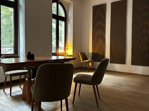 Schreibtischplätze (Monat) - Ruhe im Altbau: CoWorking in Magdeburg mit Telefonierzimmer