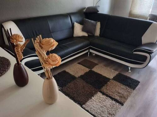 Ensen-Wohnzimmer-Couch - ***TOP-PREIS für möblierte 2 Zimmer-Whg. in Porz-Ensen mit sehr guter Verkehrsanbindung***