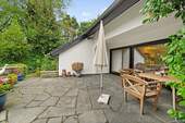 vordere Terrasse - 8 Zimmer Einfamilienhaus in Ratingen