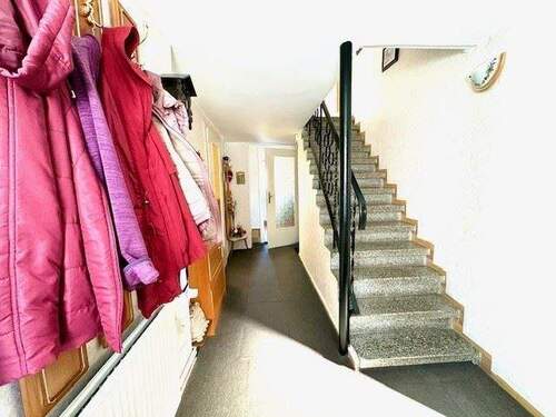 Flur - 7 Zimmer Einfamilienhaus in Meuselwitz