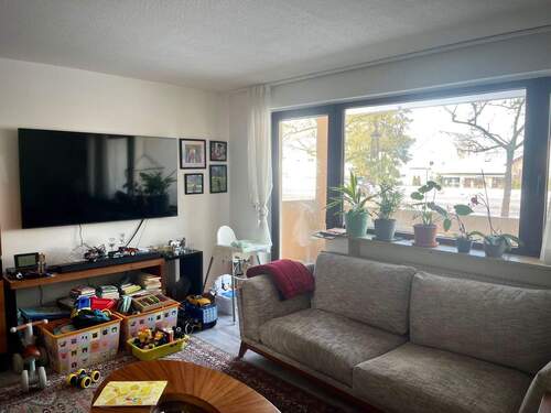 Wohnzimmer mit Loggia - Terrassenwohnung mit 81,50 m&sup2; in Neumarkt in der Oberpfalz zur Miete