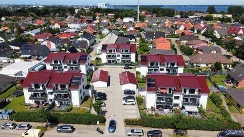 Luftaufnahme - Moderne und ruhig gelegene 4-Raumwohnung im Stralsunder Stadtteil 'Andershof'
