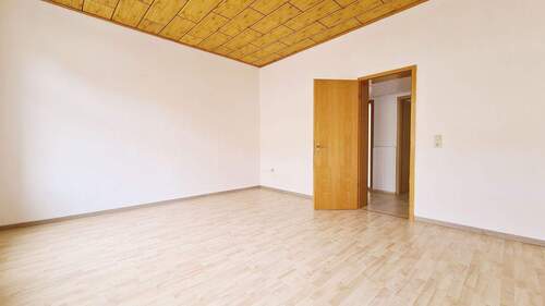 Wohnzimmer - 2 Zimmer Etagenwohnung zur Miete in Köthen (Anhalt)