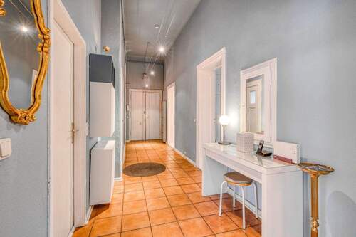 Der Flur verbindet alle Räume - 