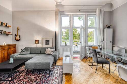 Wohnzimmer mit Balkon - Büro mit 149,30 m&sup2; in Berlin zum Kaufen